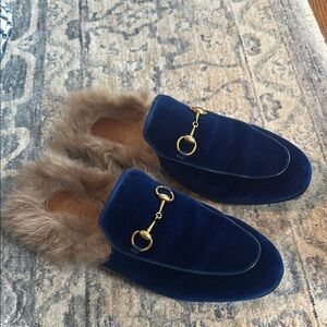 Gucci Princetown Mules. Blue velvet with fur size 39